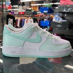 Nike Air Force 1 Low 07 Mint Foam Size 13